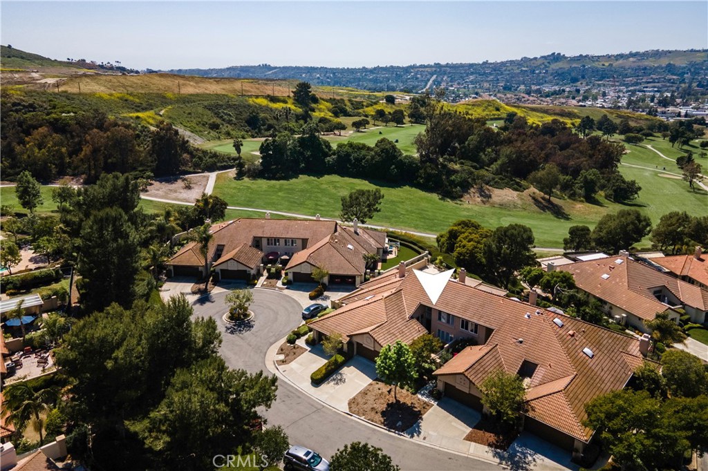 27335 Paseo Laguna