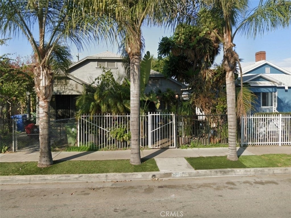 Photo of 5611 S Normandie AVE, Los Angeles, CA 90037 (MLS # PW26181859)