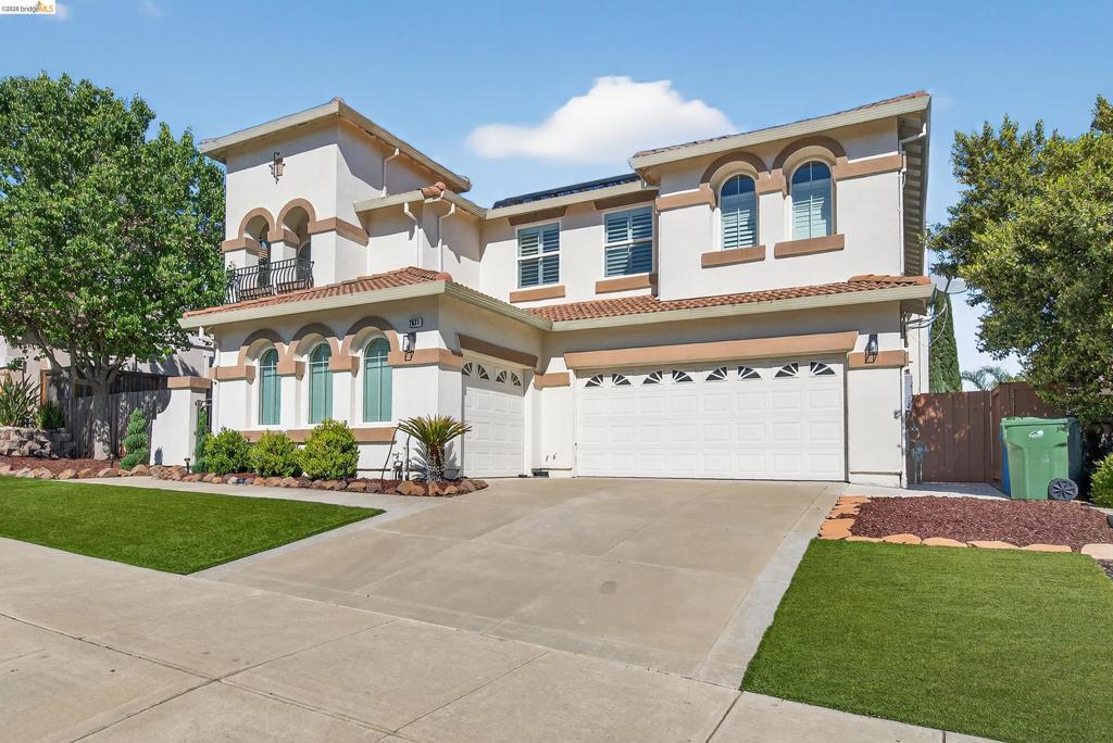 2631 Torrey Pines Dr