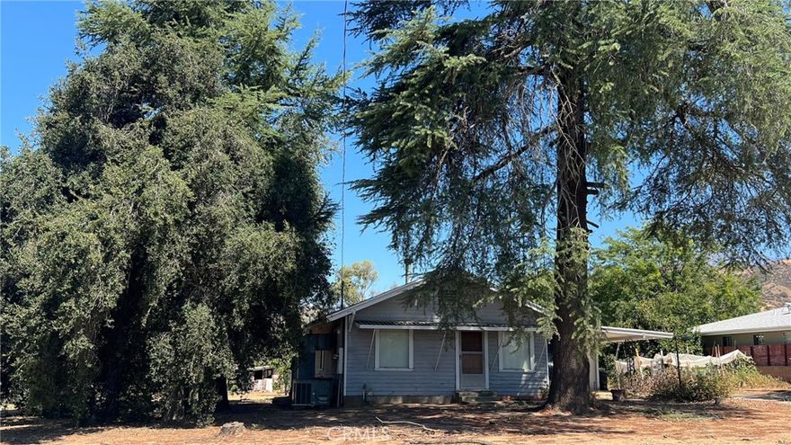 Investor’s First Choice!

This project home sits on nearly 1 acre (39,600 sq. ft.) of flat land with endless possibilities—ideal for building barns, creating open pens, or starting a vegetable garden. Located just across the street from the brand-new Wildwood Estates, surrounded by million-dollar homes, this property offers tremendous potential.

The home itself features 2 bedrooms, 2 bathrooms, a sunroom, laundry room, and a large barn. With a little TLC, this property could be transformed into your dream home or a highly desirable investment.