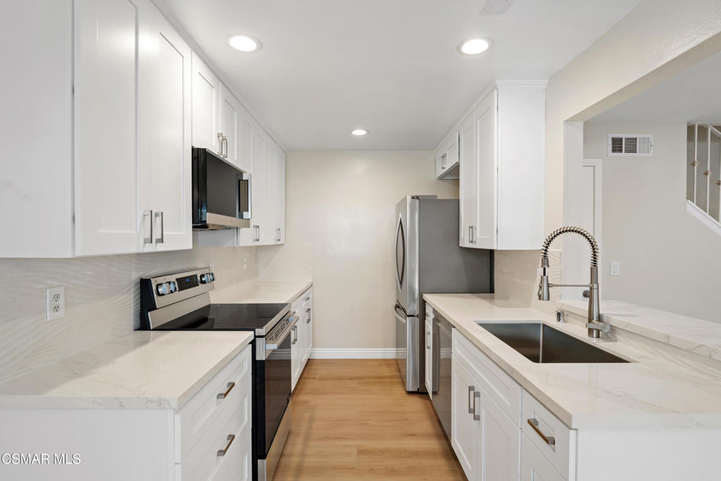 Village Glen-724 - 724 - Residential