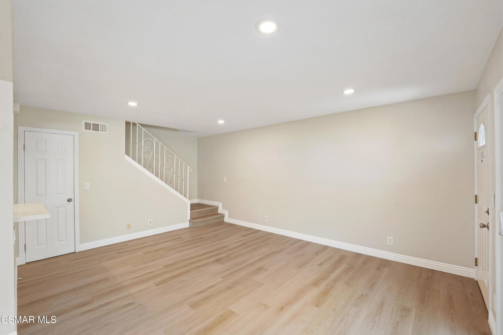 Village Glen-724 - 724 - Residential