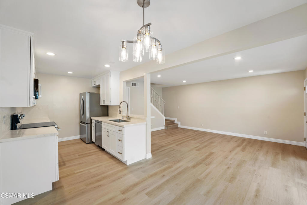 Village Glen-724 - 724 - Residential
