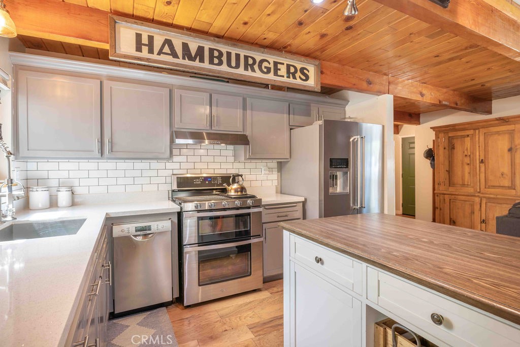 945 Tinker Bell Avenue