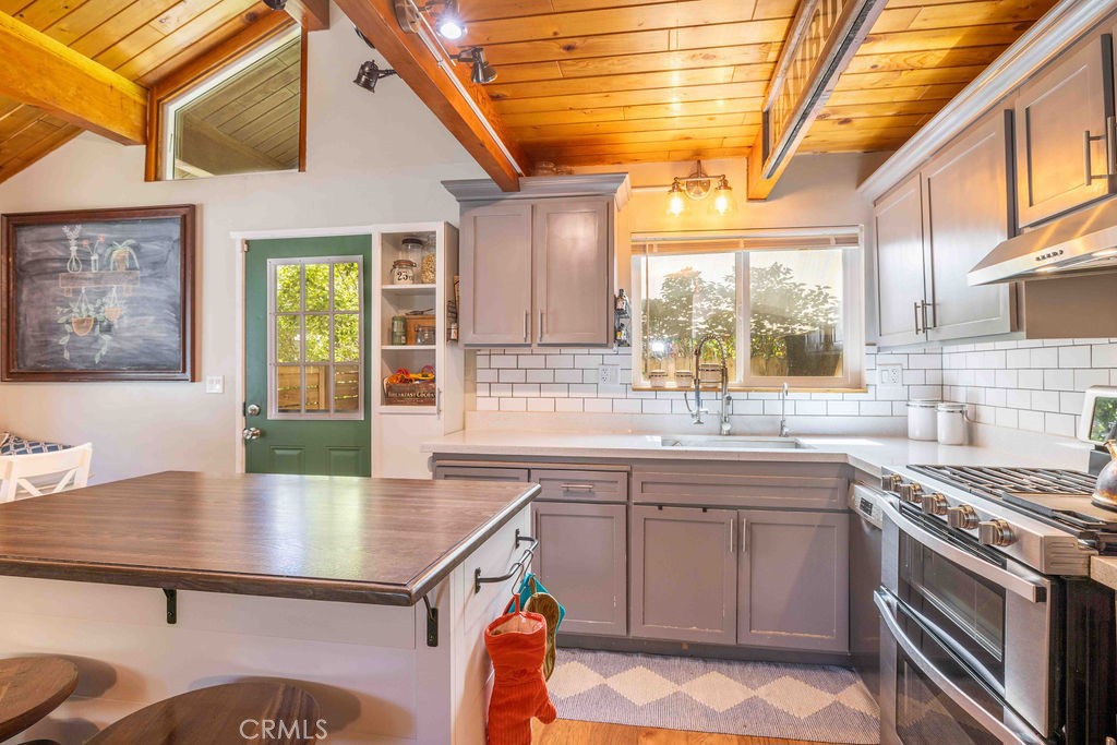 945 Tinker Bell Avenue