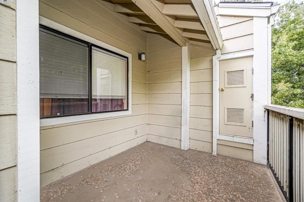 UNIVERSITY HILLS - Residential