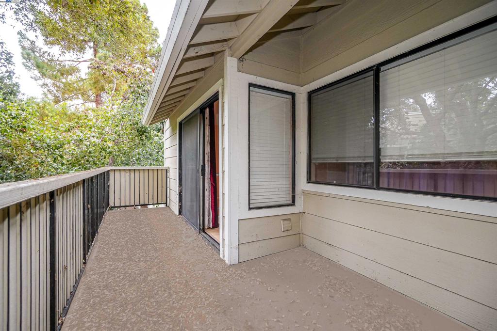 UNIVERSITY HILLS - Residential
