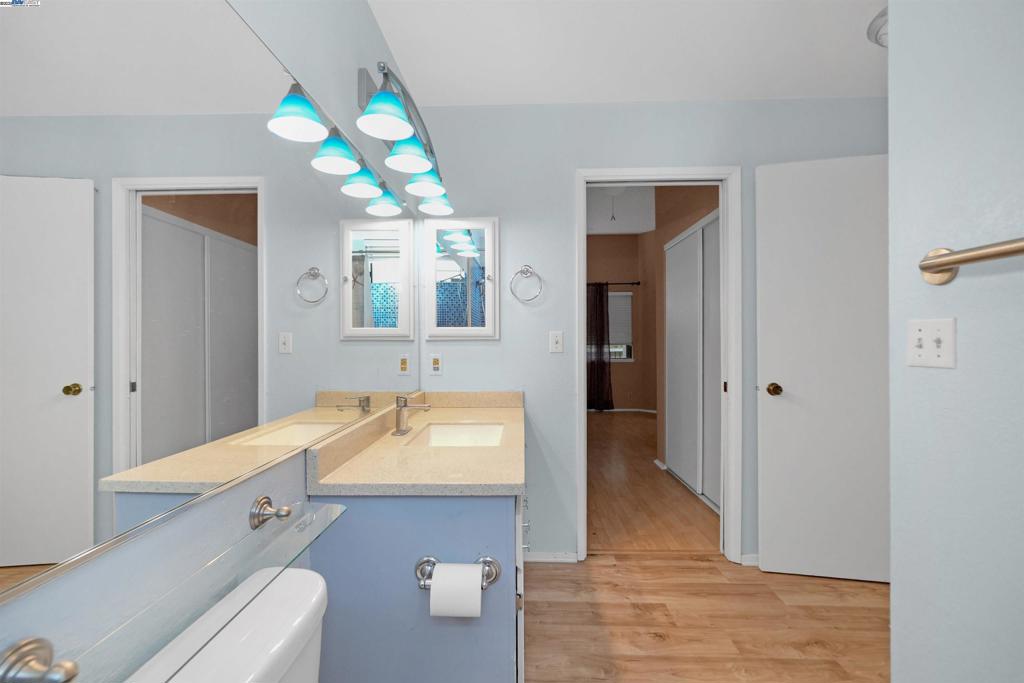 UNIVERSITY HILLS - Residential