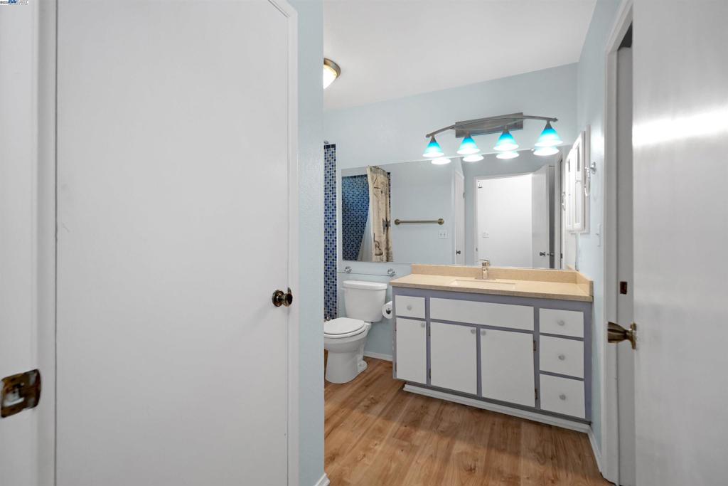 UNIVERSITY HILLS - Residential