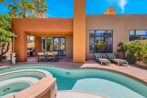 Photo of 922 Alejo Vista, Palm Springs, CA 92262 (MLS # 219147281PS)