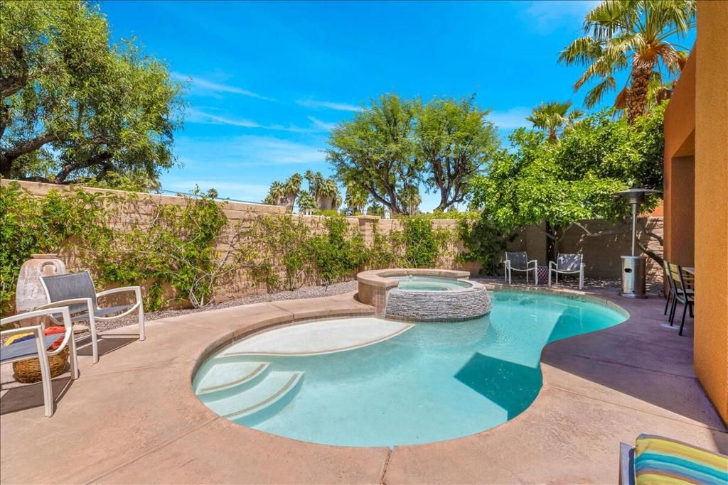 Photo of 922 Alejo Vista, Palm Springs, CA 92262 (MLS # 219147281PS)