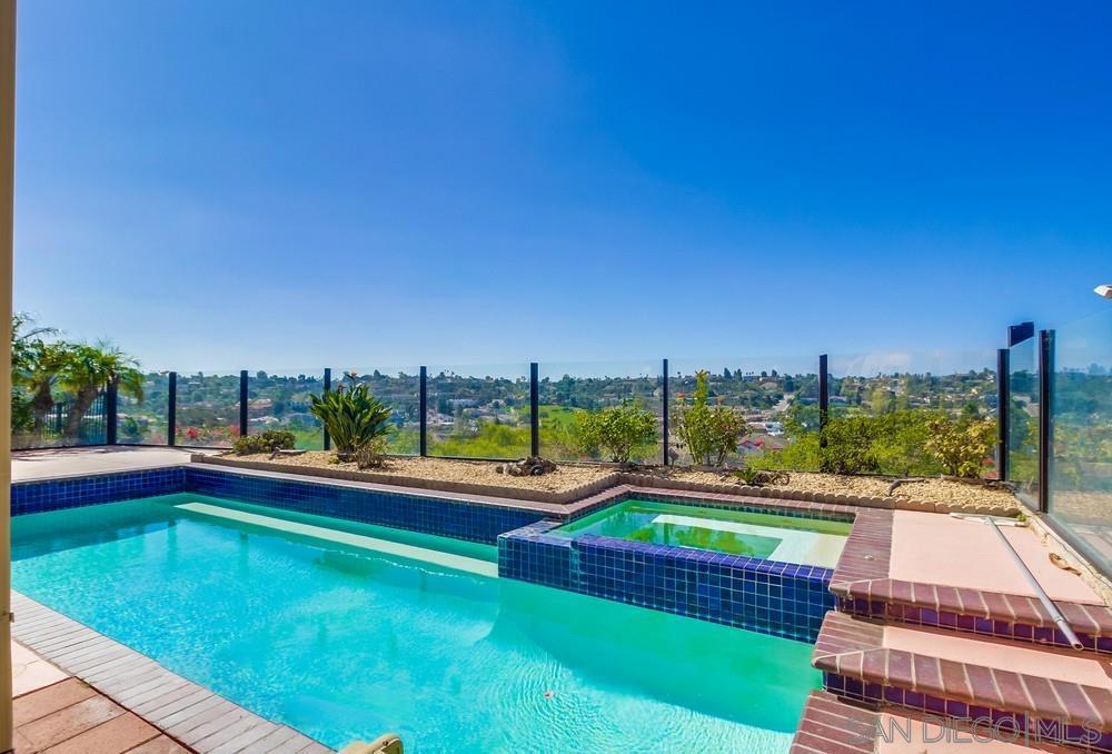 La Costa - Residential