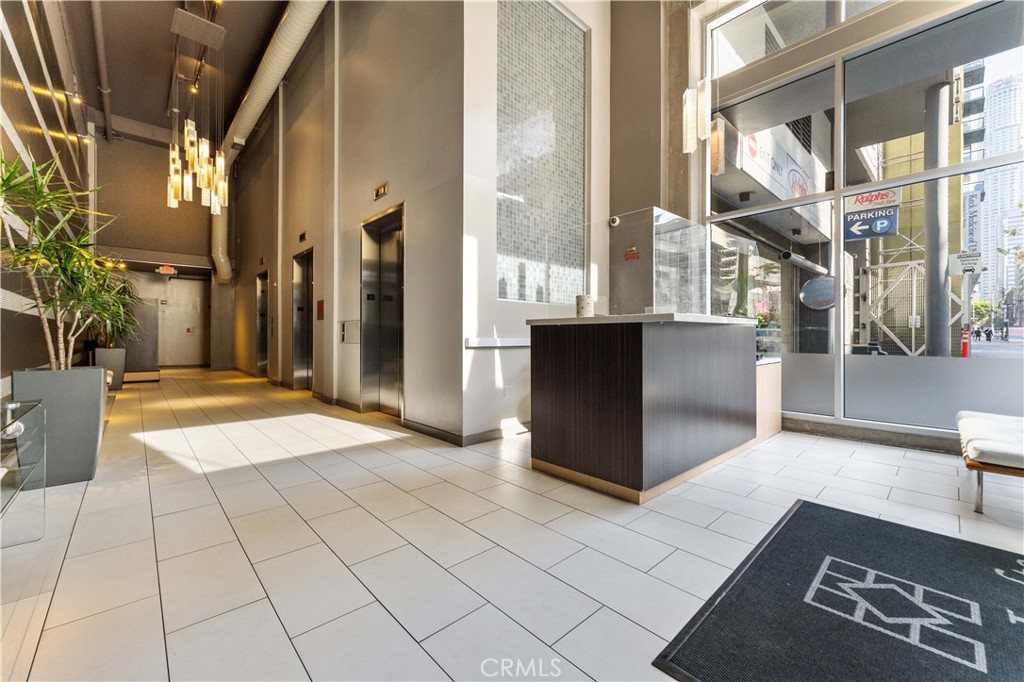 645 W 9th Street 703
