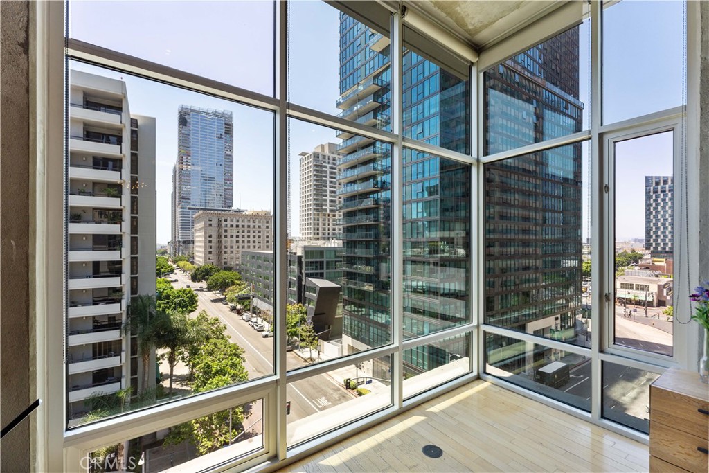 645 W 9th Street 703