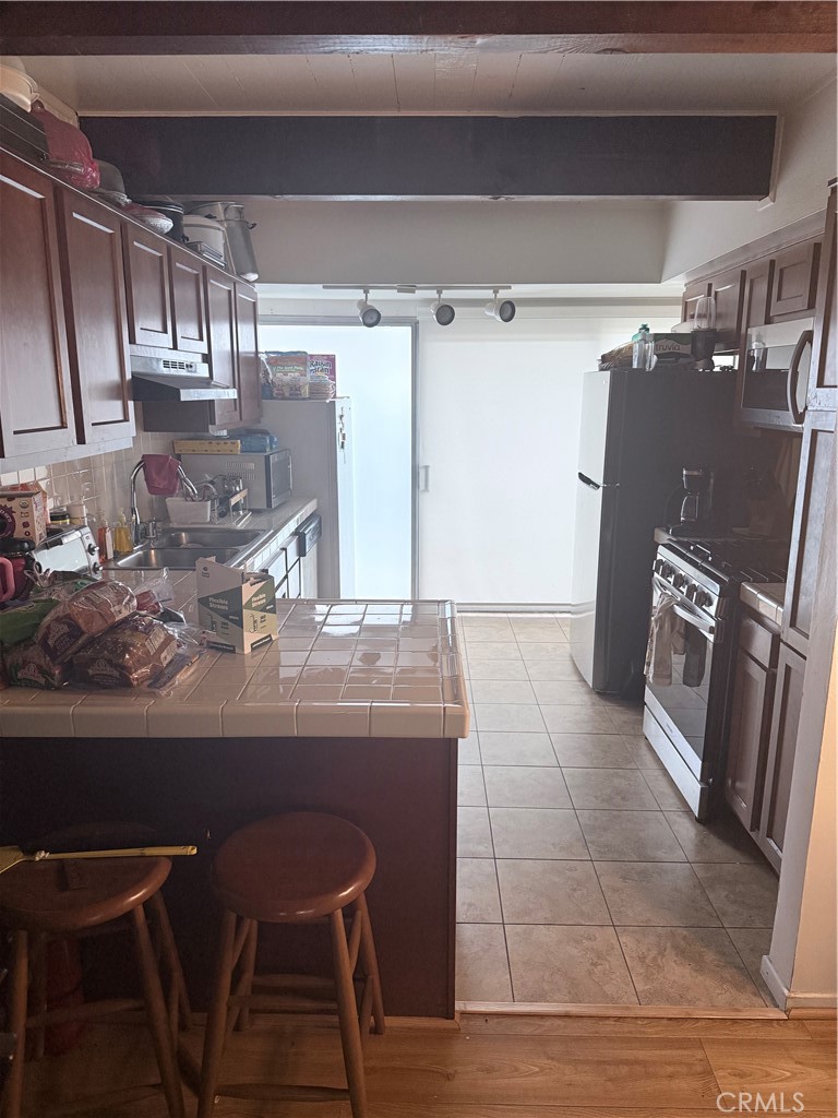 4040 Grand View 65