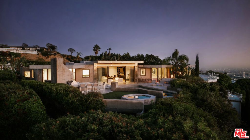 Photo of 301 Trousdale Place, Beverly Hills, CA 90210 (MLS # 26633807)