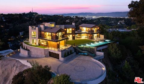 Photo of 2020 Cyprean Drive, Los Angeles, CA 90046 (MLS # 26639261)