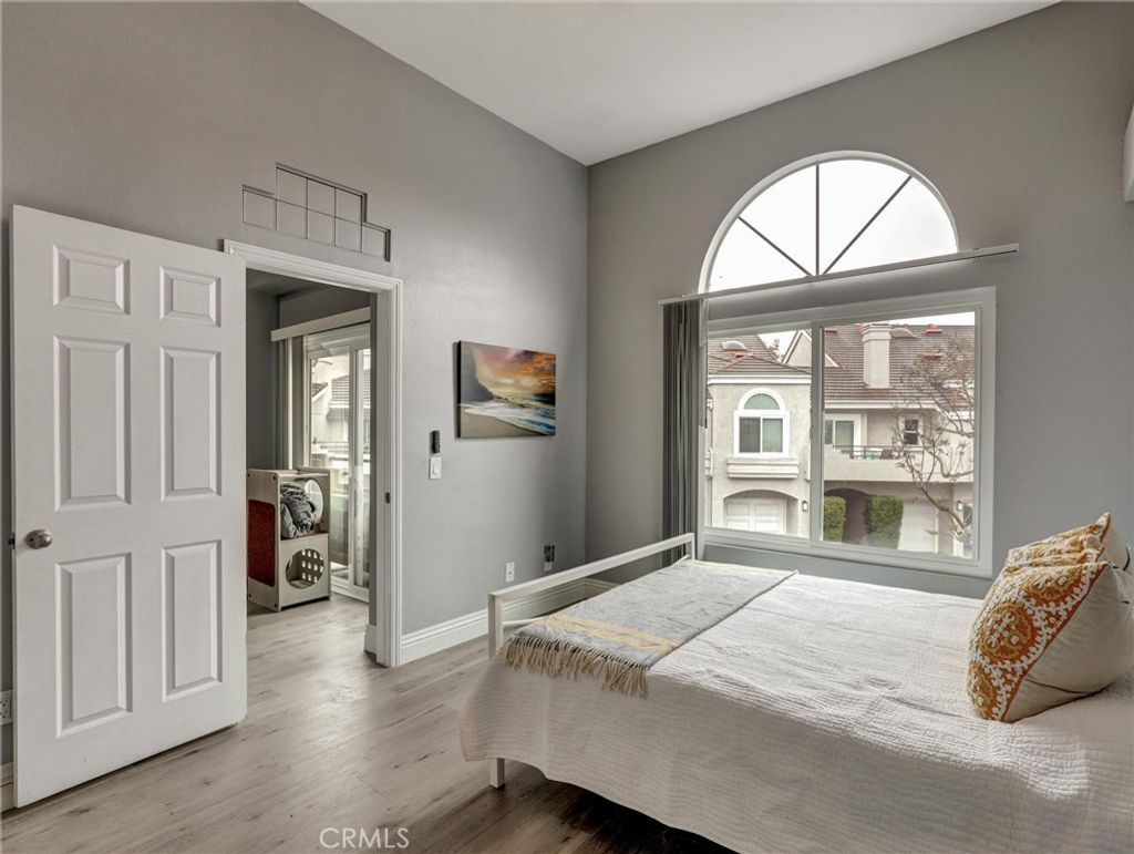 listing image 130729040906080184854