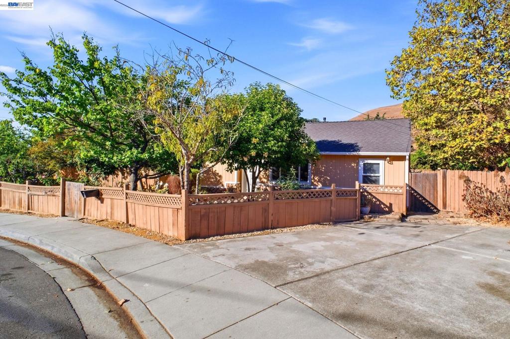 38053 Canyon Heights Drive