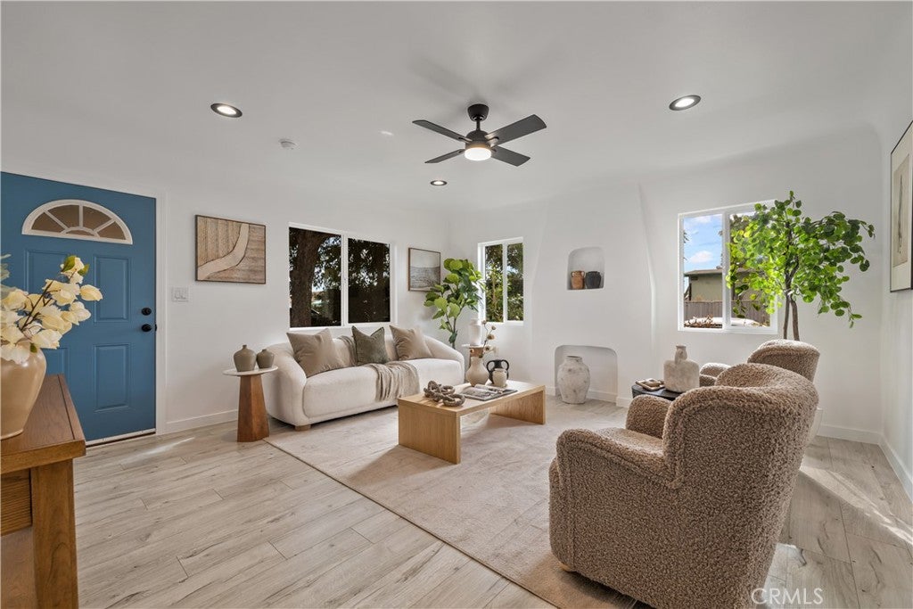 363 W Spruce