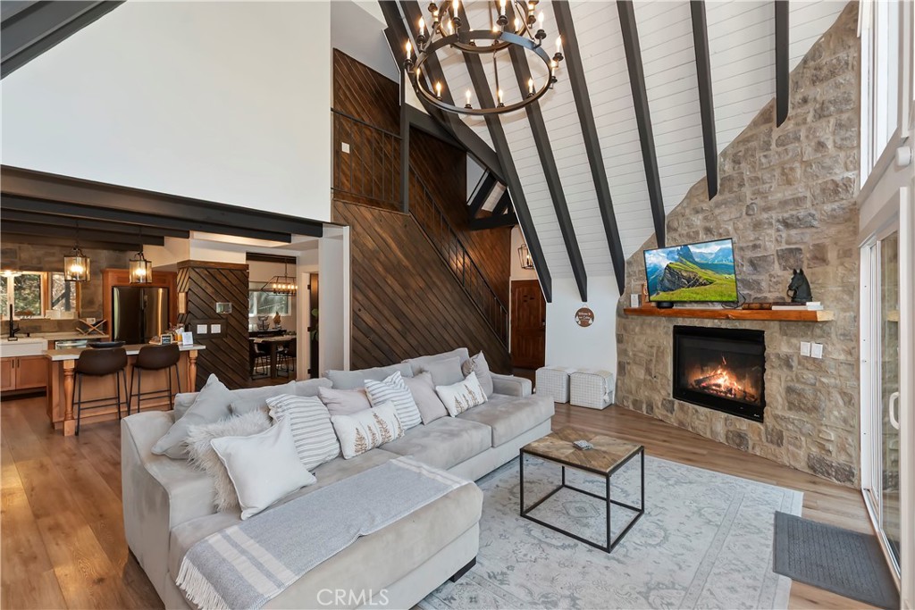 28596 North Bay Road