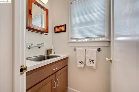 Tiny photo for 3369 Westside RD RD, Healdsburg, CA 95448 (MLS # 41151570)