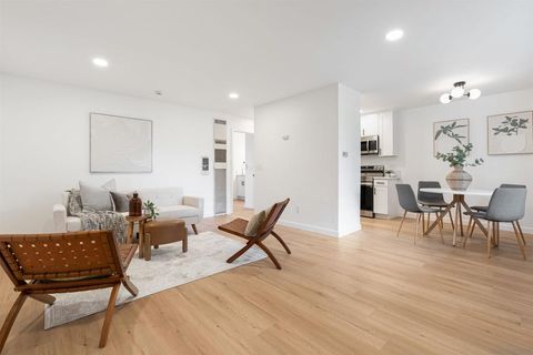 Photo of 540 Oakdale Ln Ln #C, El Cajon, CA 92021 (MLS # 260012324SD)