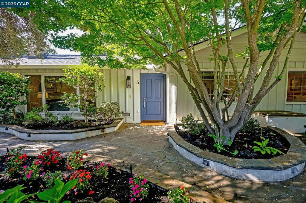 3 Green Valley Ct
