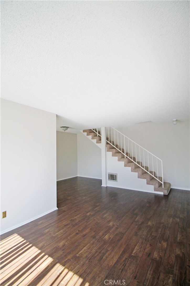 637 Manhattan Beach Boulevard