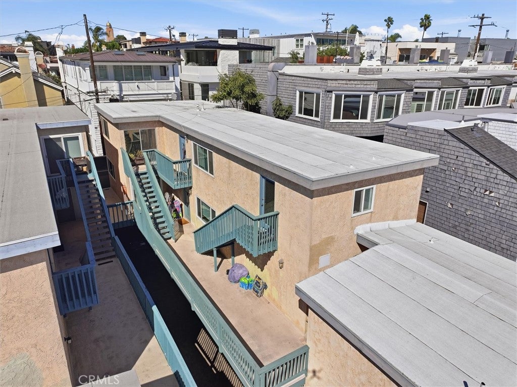 637 Manhattan Beach Boulevard