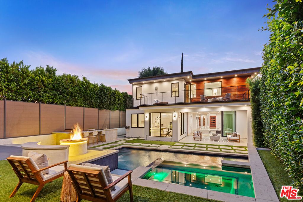 Photo of 4854 Alonzo Avenue, Encino, CA 91316 (MLS # 25574817)