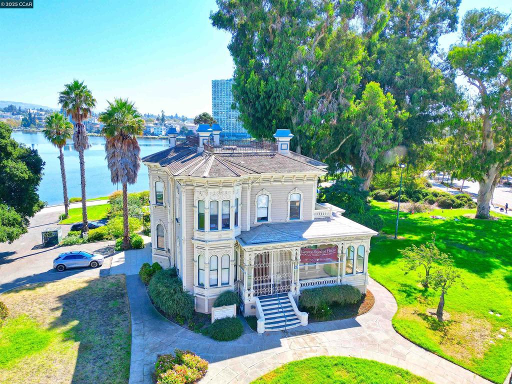 LAKEVIEW - Residential