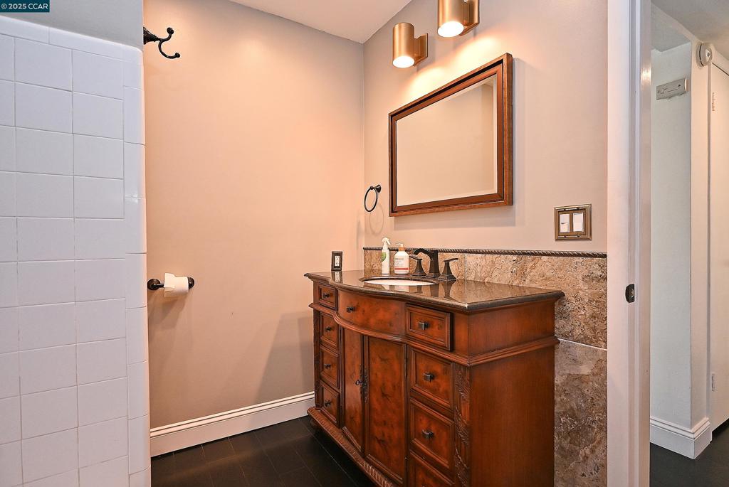 LAKEVIEW - Residential