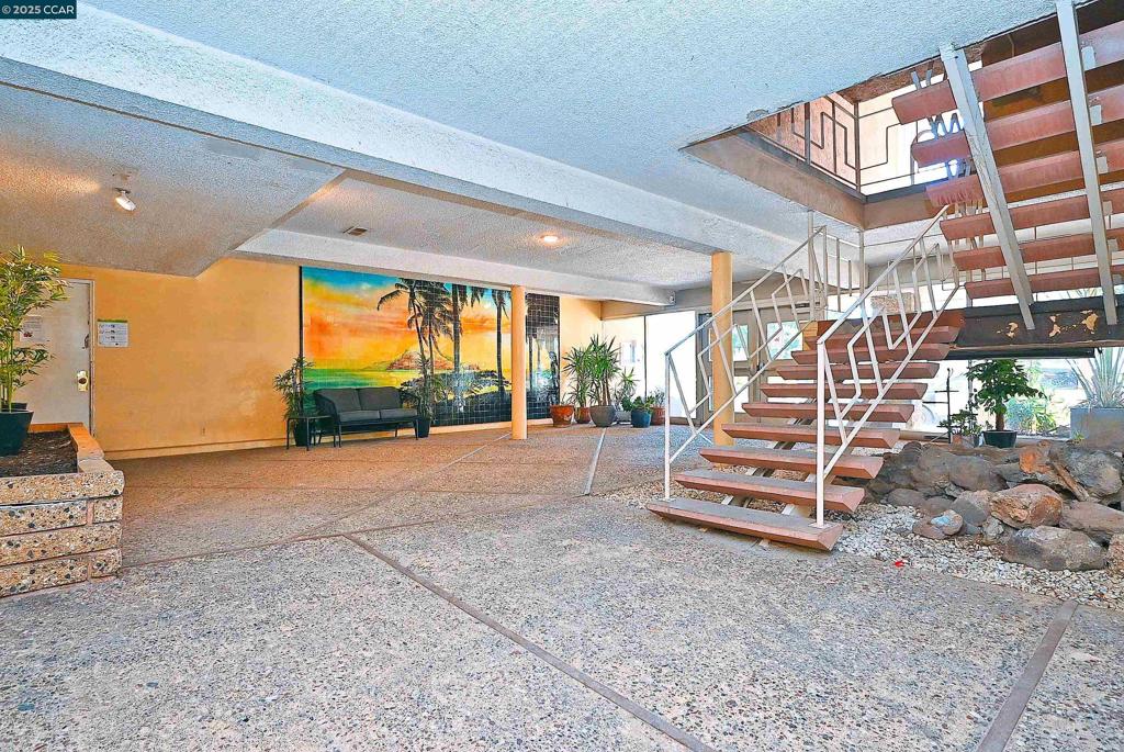 LAKEVIEW - Residential