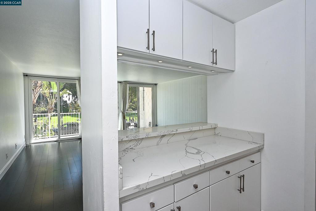 LAKEVIEW - Residential