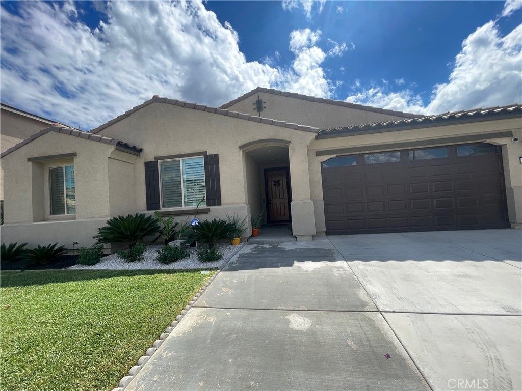 Photo of 791 Birdie Court, Perris, CA 92571 (MLS # IV25220553)