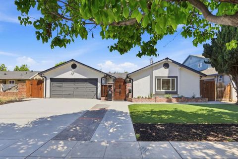Photo of 744 Boynton Avenue, San Jose, CA 95117 (MLS # ML82045230)