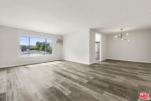 Photo of 645 Westmount Drive #302, West Hollywood, CA 90069 (MLS # 26665873)