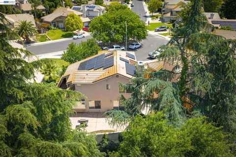 Photo of 1930 Tahoe Cir CIR, Tracy, CA 95376 (MLS # 41133996)
