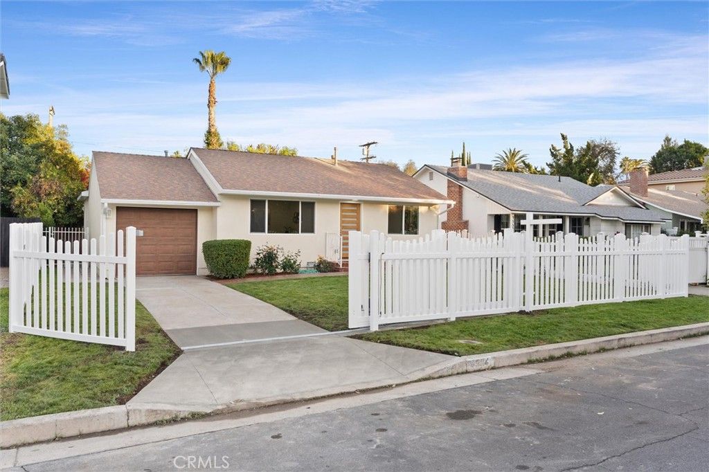 Photo of 4534 Lennox, Sherman Oaks, CA 91423 (MLS # SB25235210)