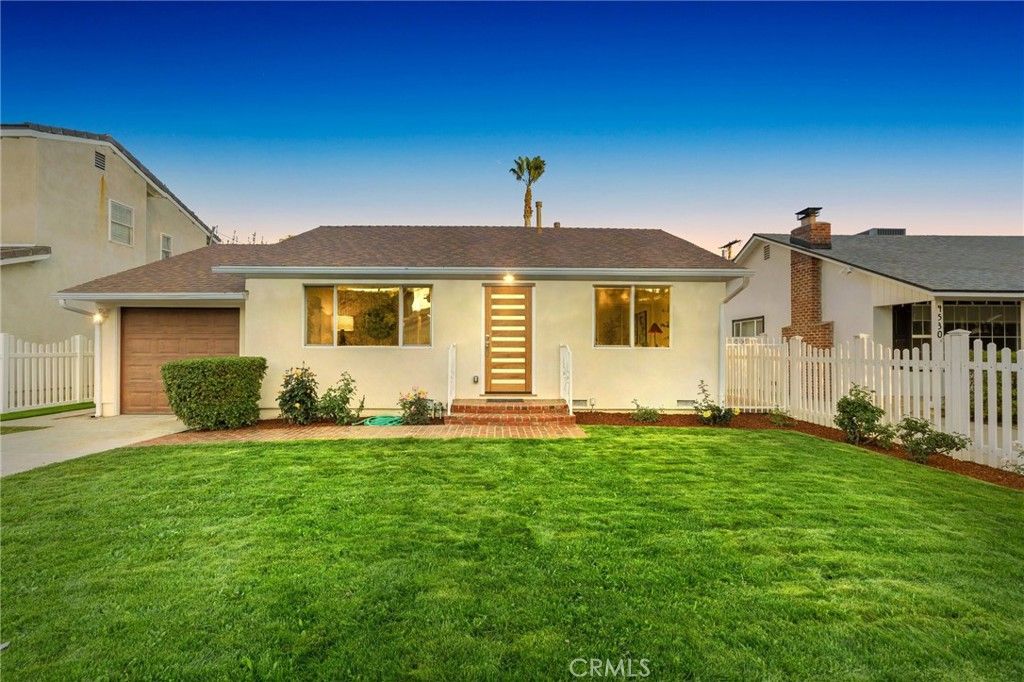 Photo of 4534 Lennox, Sherman Oaks, CA 91423 (MLS # SB25235210)