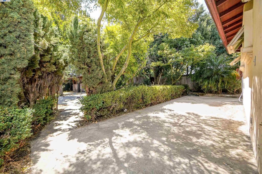 PARKMEAD - Residential