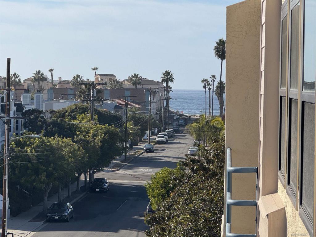 270 Dahlia Ave 22