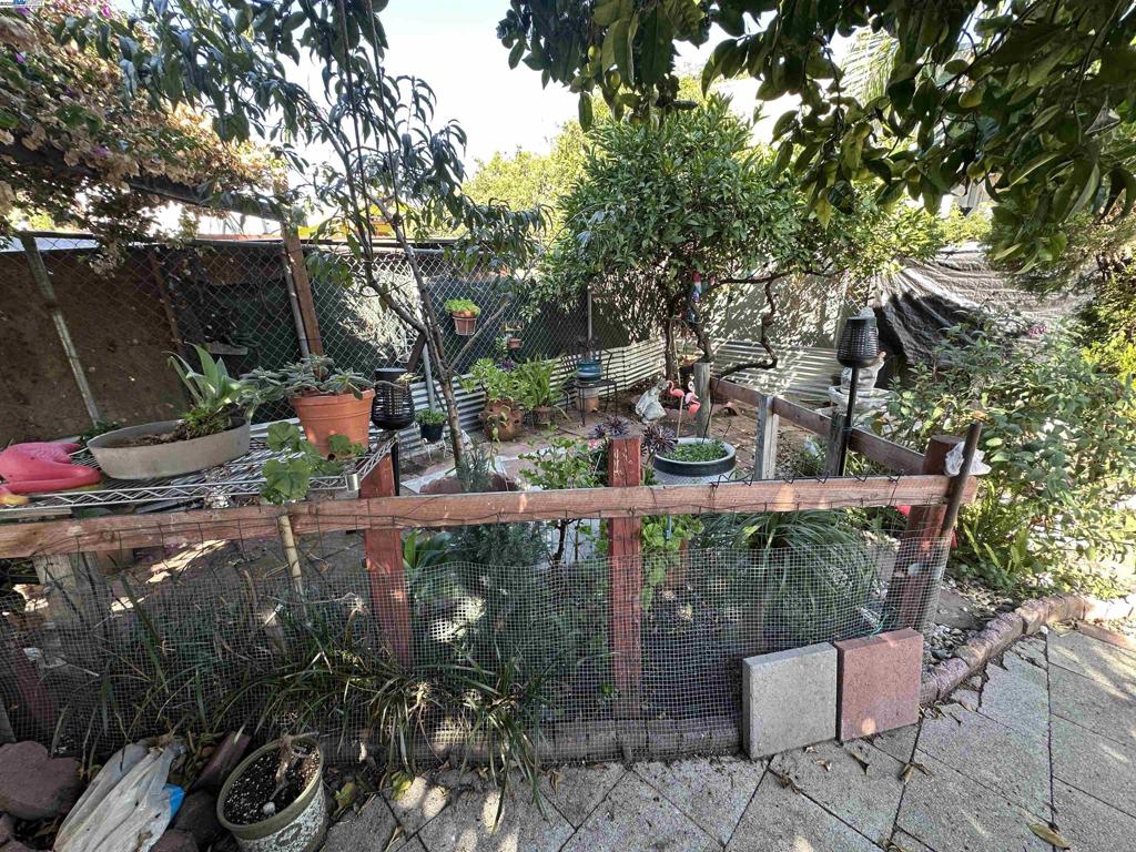 OAKLAND - Residential