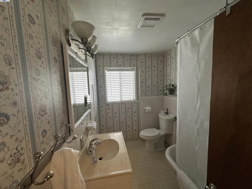 OAKLAND - Residential
