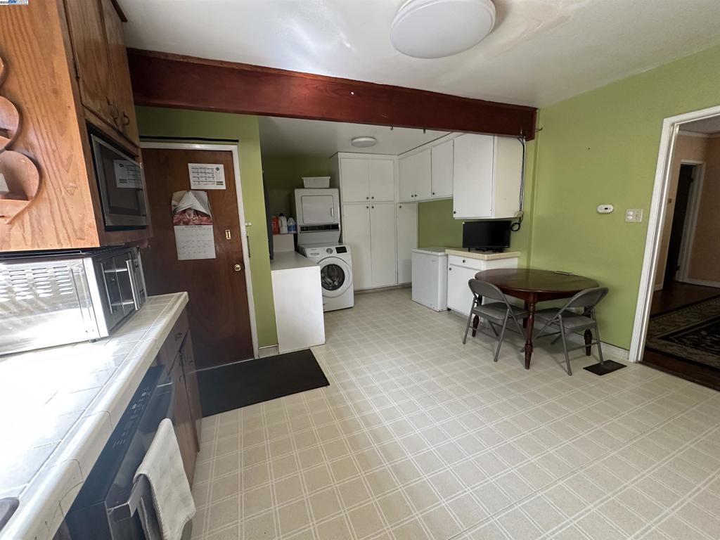 OAKLAND - Residential