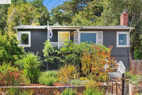 Photo of 7069 Saroni Dr, Oakland, CA 94611 (MLS # 41118165)