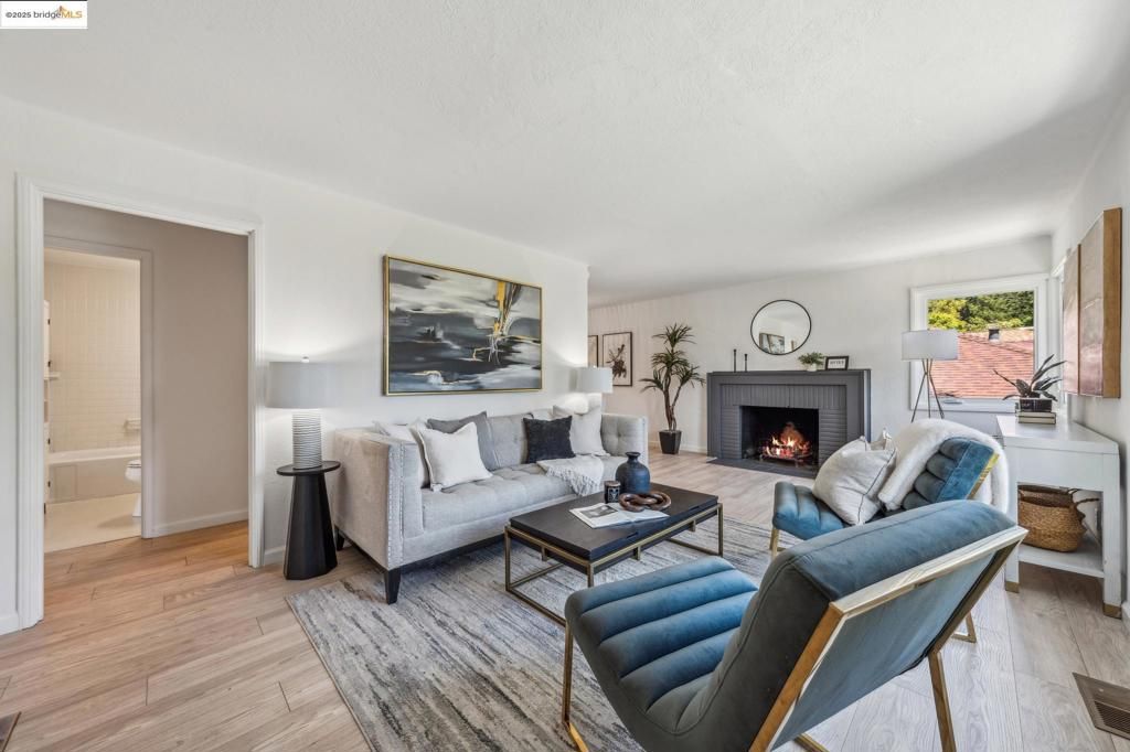 Photo of 7069 Saroni Dr, Oakland, CA 94611 (MLS # 41118165)