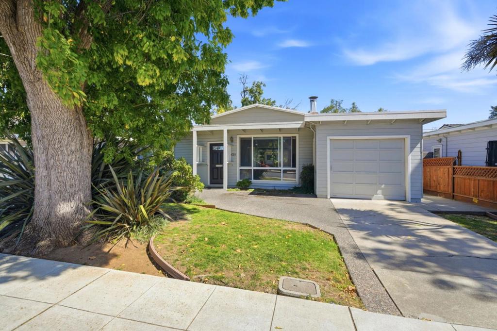 1424 Hemlock Avenue