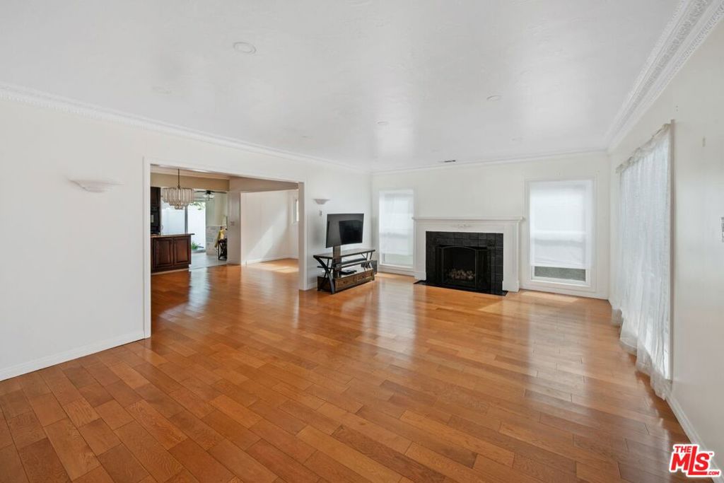 506 N Arden Boulevard